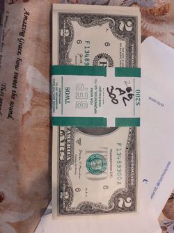 Lot of 100 two dollars notes consecutive serial numbers