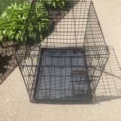 Medium Dog Cage, Dog Crate, Tray Has A Small Hole