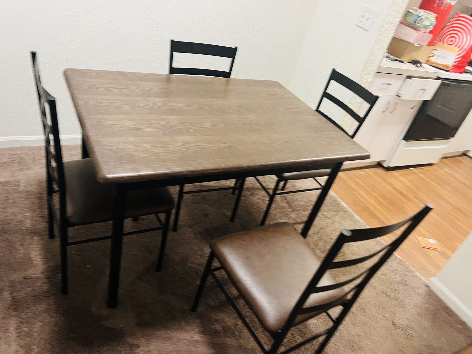 Breakfast Table With 4 Chairs 