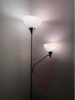 Set of 2 Mother-Daughter Floor Lamps + 4 Philips Smart LED Bulbs
