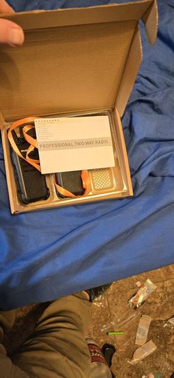 2 FRS walkie Talkies