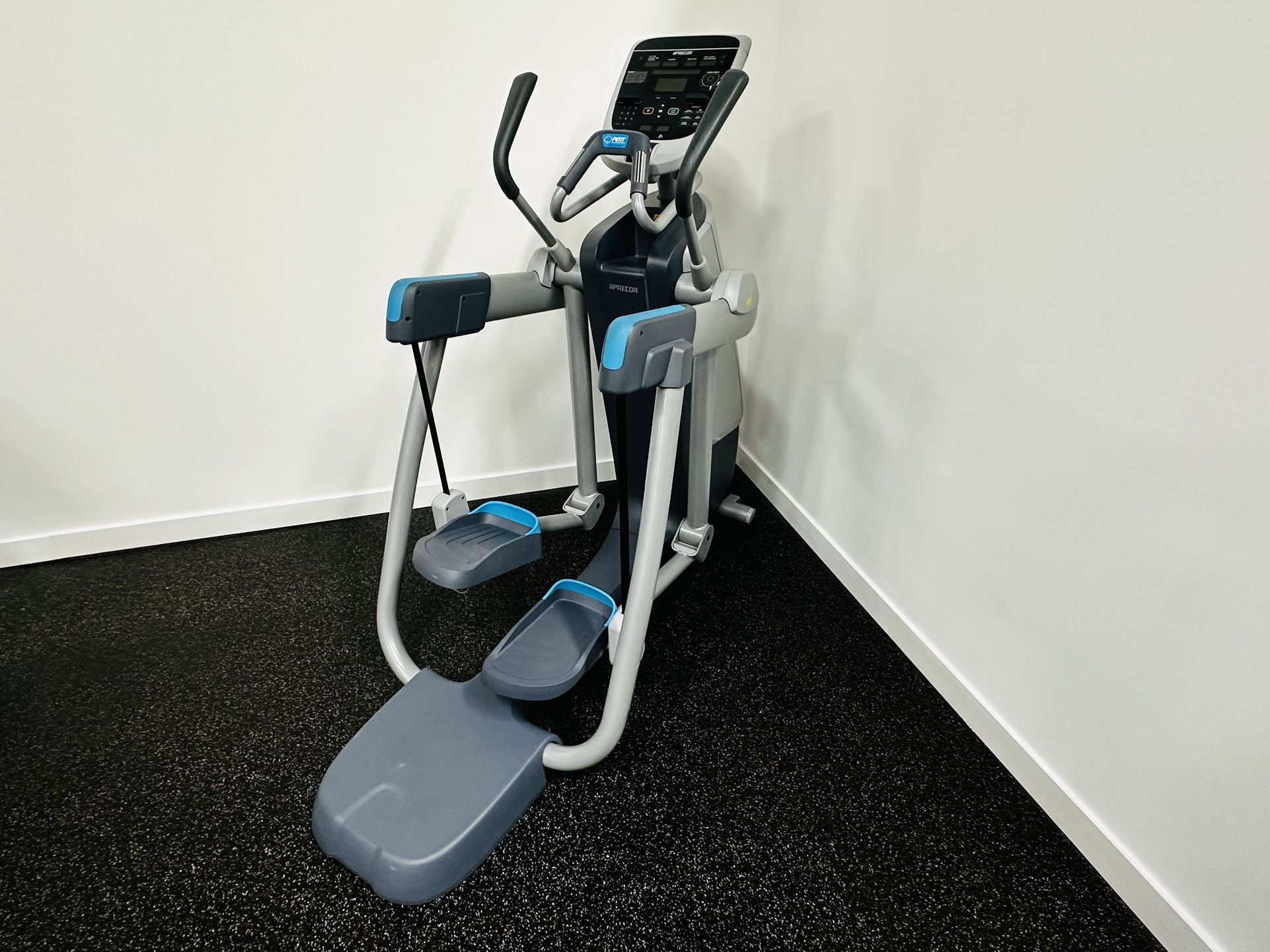 Precor AMT Open Strider - Gym Equipment - Workout - Fitness - Elliptical