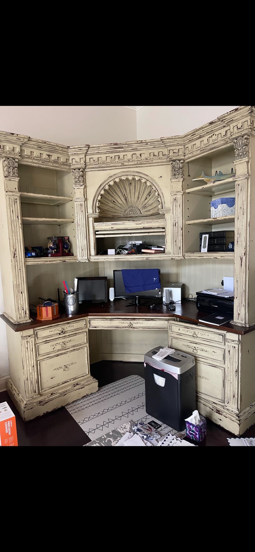 Estate Desk