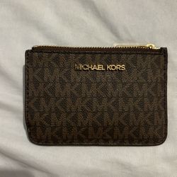MICHAEL KORS BROWN TRAVEL WALLET 