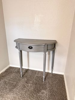 Accent table