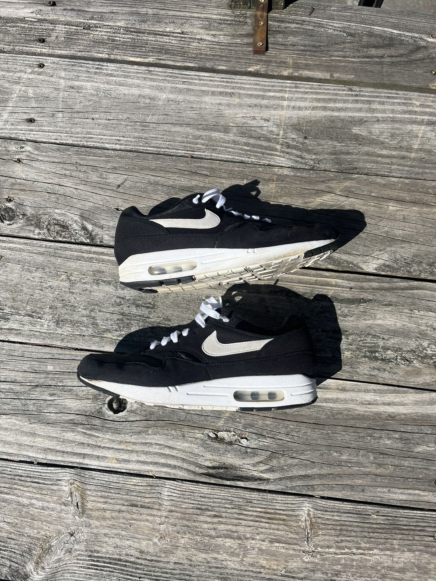 Nike Air Max 1 “Black and White” Size 9.5