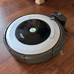 iRobot 675 Vacuum With Repair Kit 