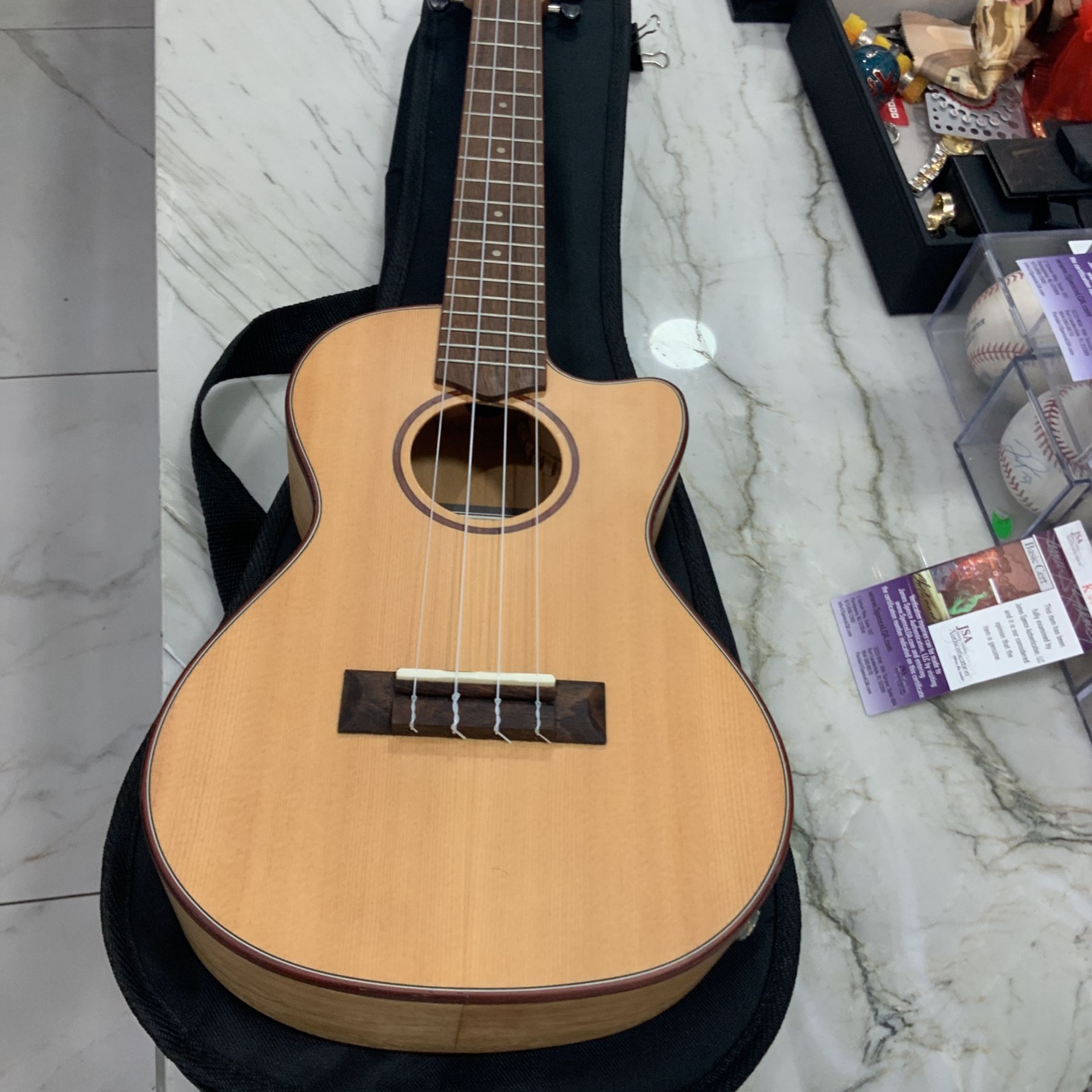 Cordoba 24T CE Ukulele Like New Mint Condition Retails $269.00