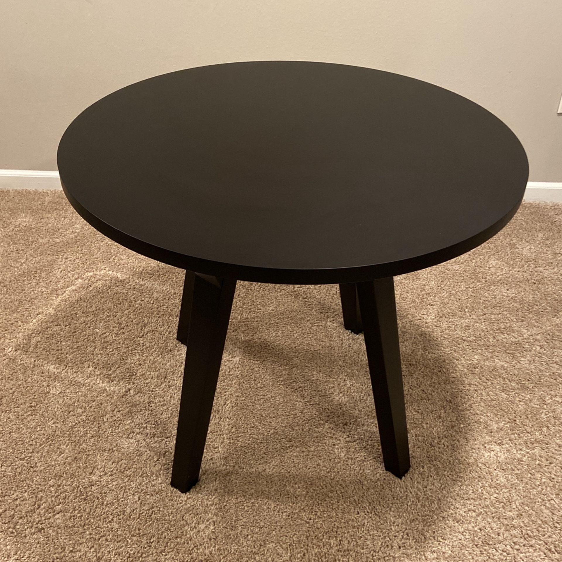 Black Round Dining Table