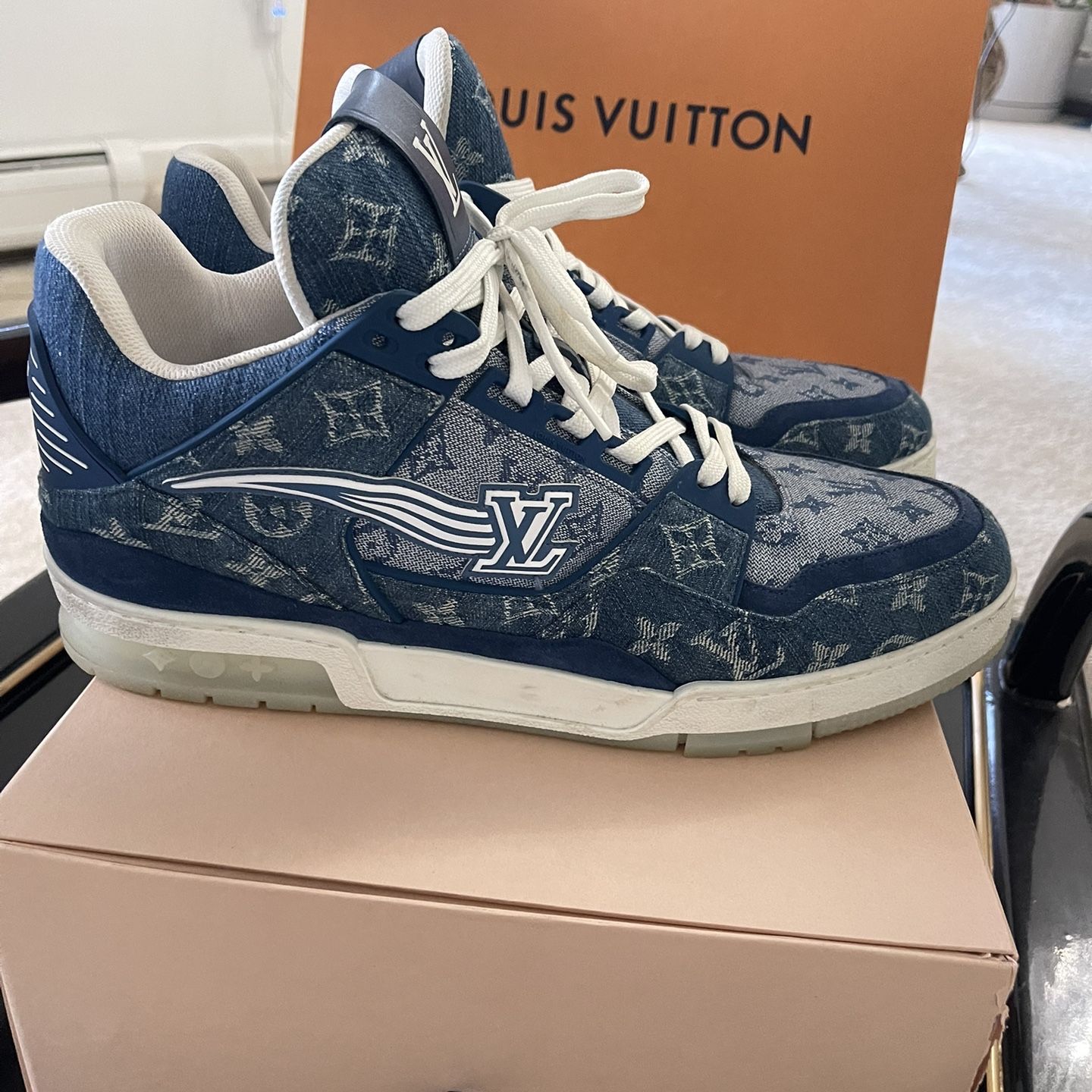 Louis Vuitton Trainers Sky Blue Men's Sz 11 for Sale in Ocoee, FL - OfferUp