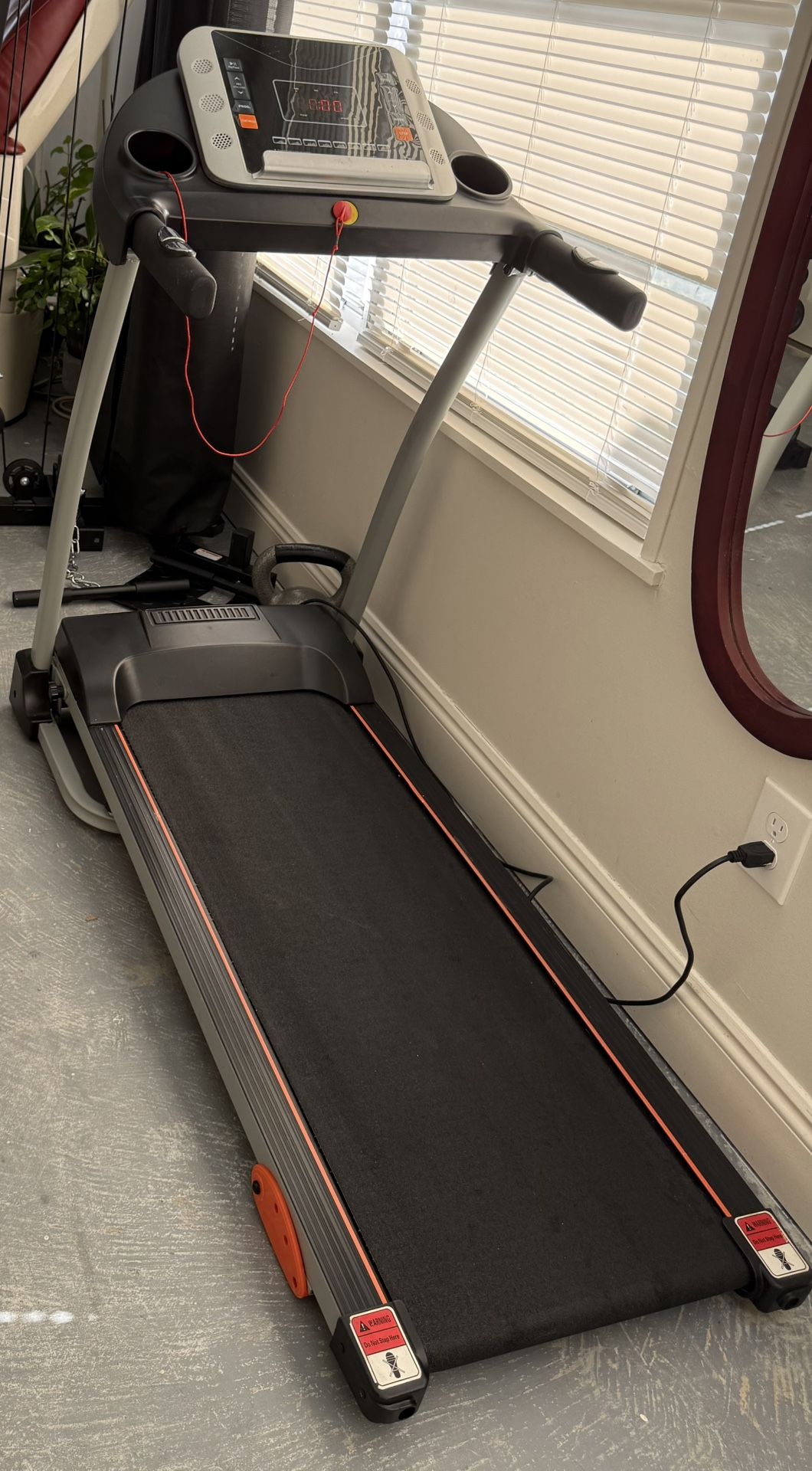 Merax Inclined treadmill with handle, 3-in-1 portable treadmills for home and office, foldable treadmills with 300 pounds weight capacity, 3.0 HP sile