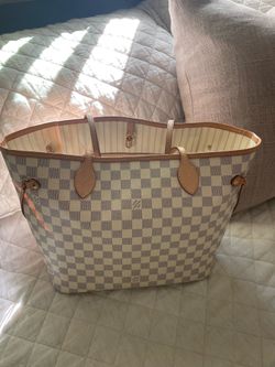 Louis Vuitton Neverfull MM crème interior