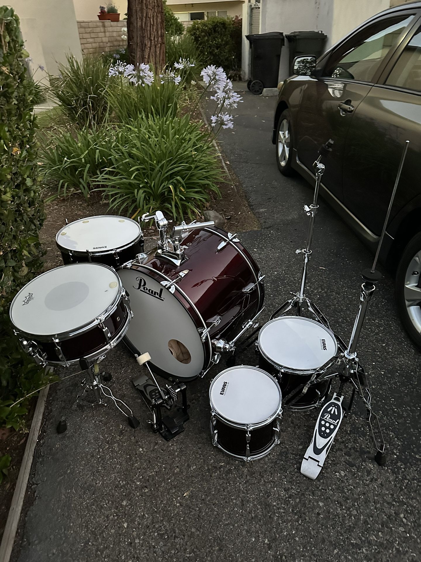 Pearl Roadshow Drum Kit – Complete 5-Piece Set (Like New!)