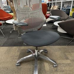 Knoll Generation Task Chair (Pebble/Charcoal)