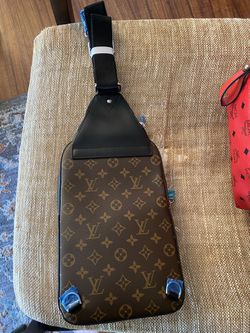 Louis Vuitton // Avenue Slingbag for Sale in Honolulu, HI - OfferUp