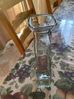 Glass Flower Vase / Florero de Vidrio