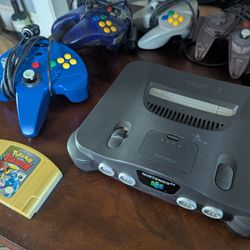 Nintendo 64 including Pokemon Stadium + 4 controllers