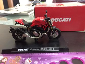 1：24 DUCATI MONSTER 1200S