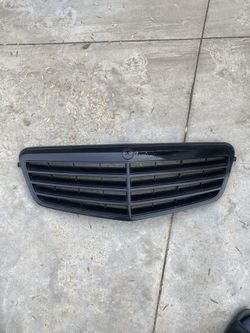 2010-13 for Mercedes E Class W212 Front Grille Matte Black Flat Black