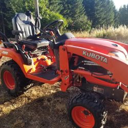 Kubota 2370 Compact Tractor 