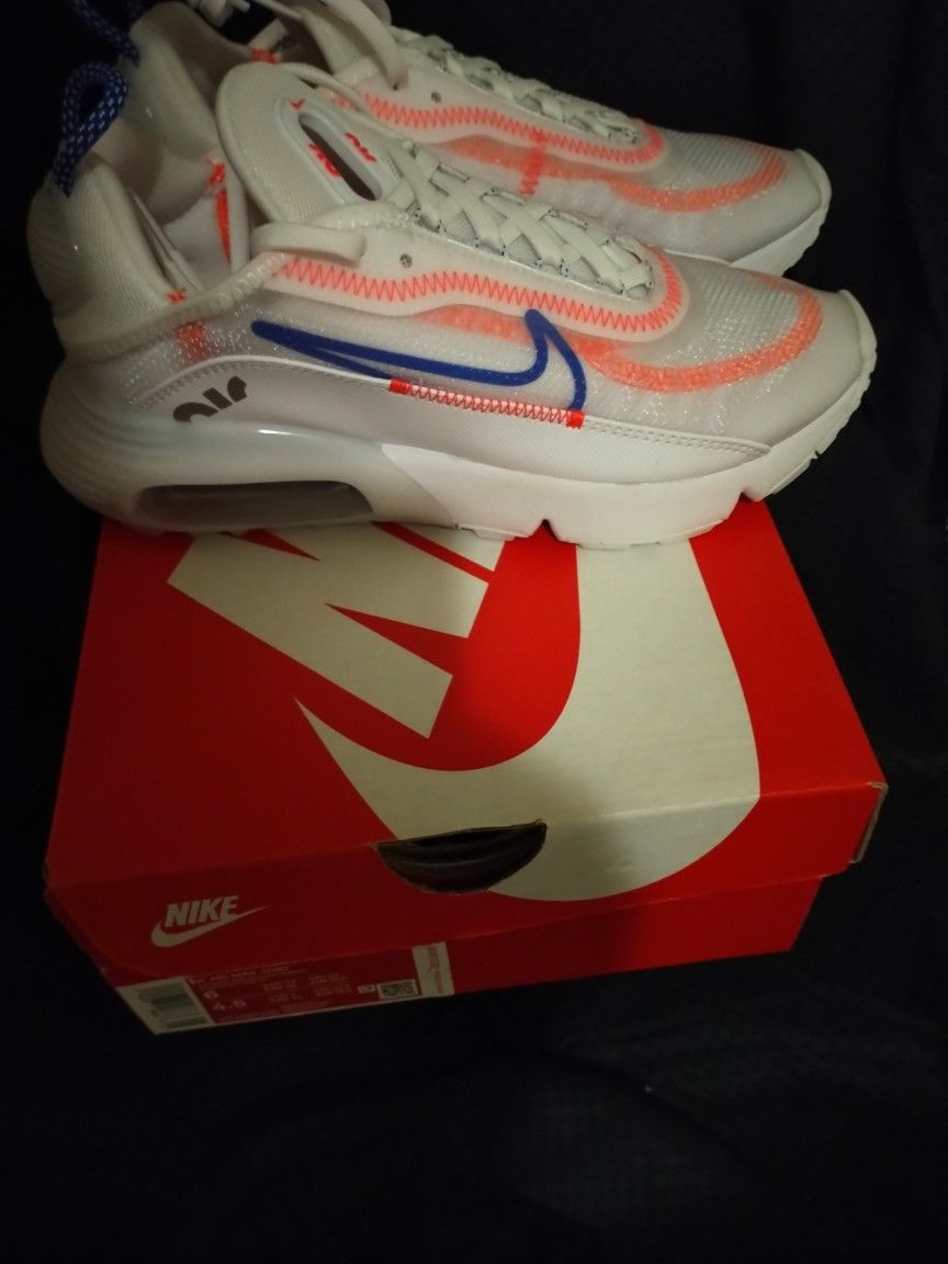 Women's Nike Air Max 2090 Size 6