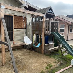 Tree House / Play Ground Set 