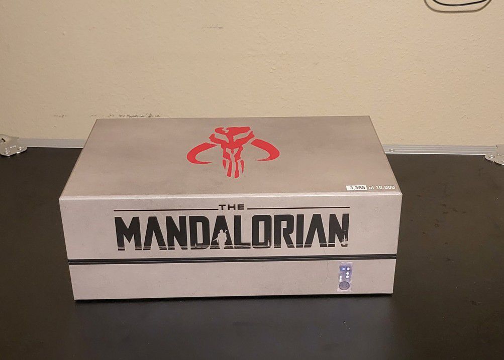 Starwars/ Mandalorian Collectible Box