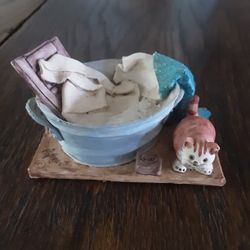 Vintage 1983 Washtub Kitten Figurine 3x2