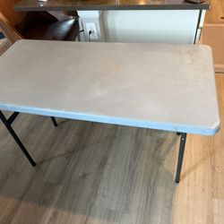 4 ft Folding Table