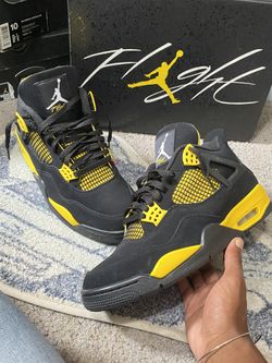 Jordan 4 Thunder