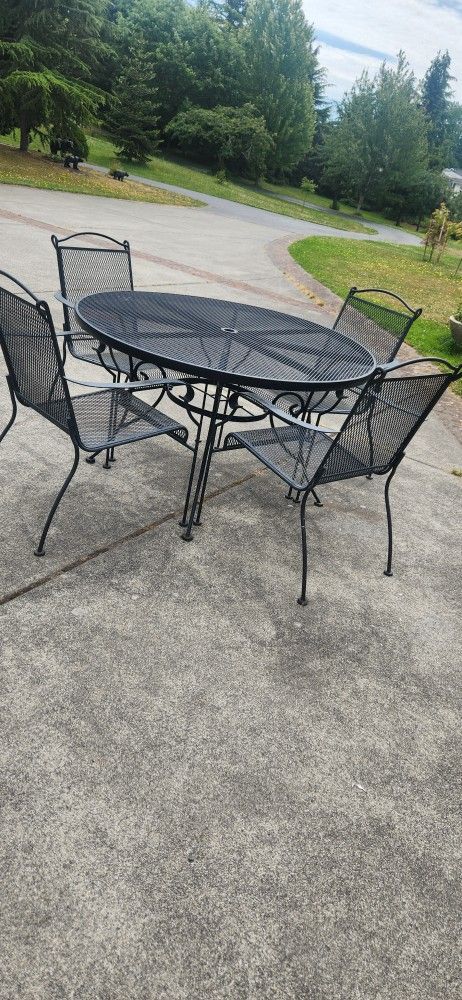 Outdoor 4 Chairs / Table Metal Patio Dining Set