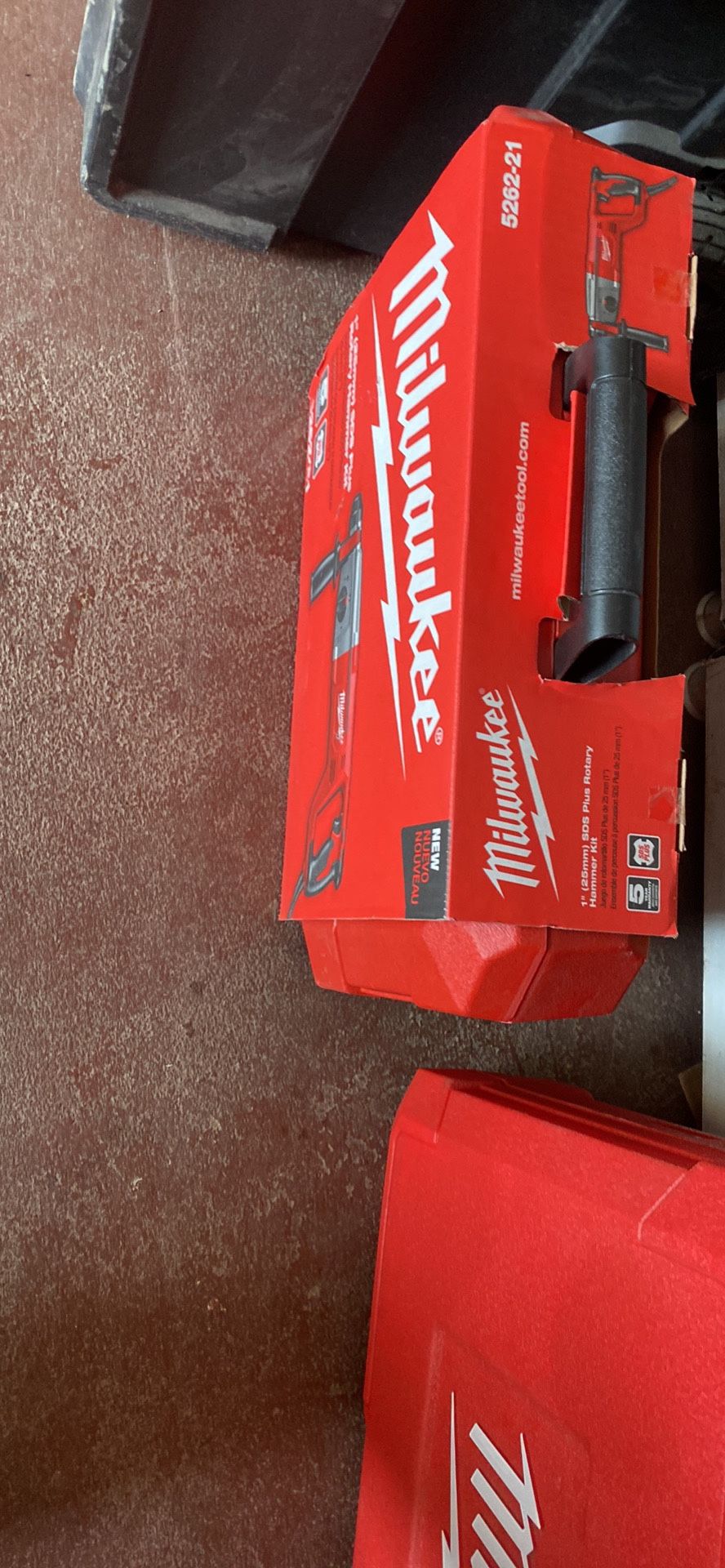 Milwaukee 1”(25mm) SDS Plus Rotary Hammer Powerful 8.0 Amp Motor 0- 1620 RPM/ 0-5860 BPM