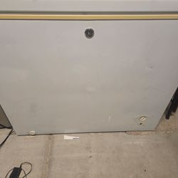GE Chest Freezer