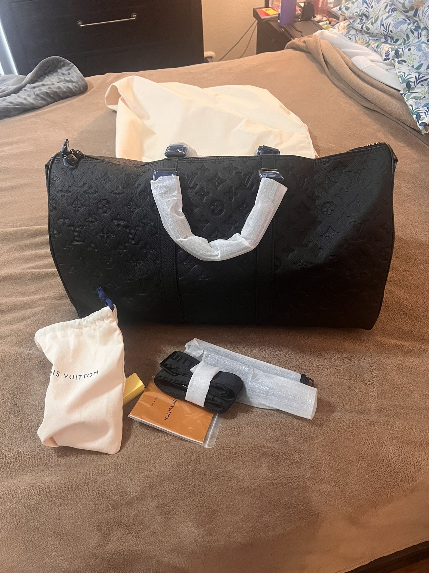 LV Duffle Black Bag Keepall Bandouliere 50