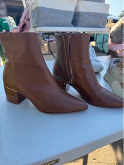 Thursday Boot and Co Size 6