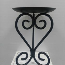 Decorative Metal Pillar Candleholder