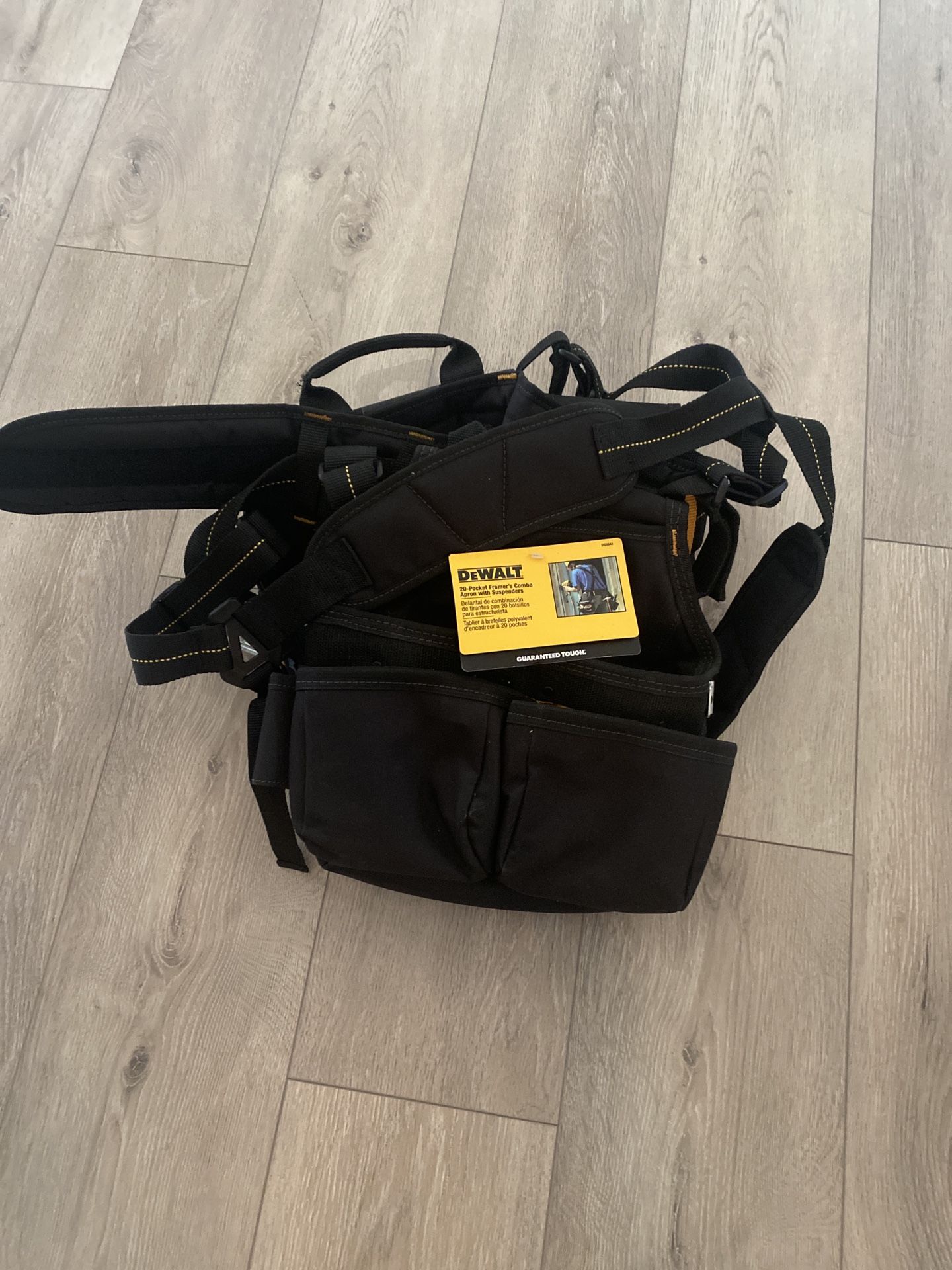Dewalt 20-Pocket Framer’s Combo Apron With Suspenders