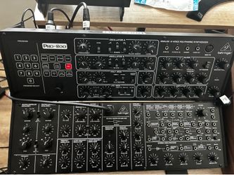 Behringer 800 Polysynth
