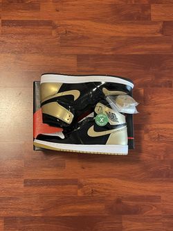 Jordan 1 Retro High “Gold Top 3”