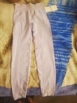 Tinted lilac workout tight
