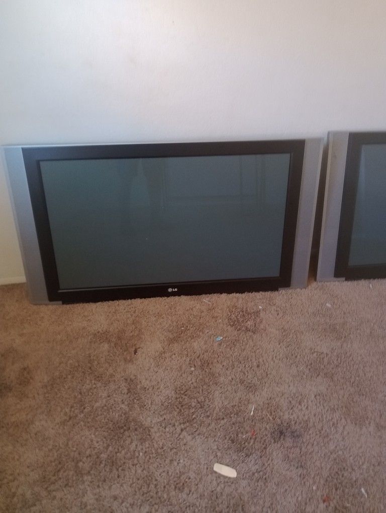 55" LG TVs