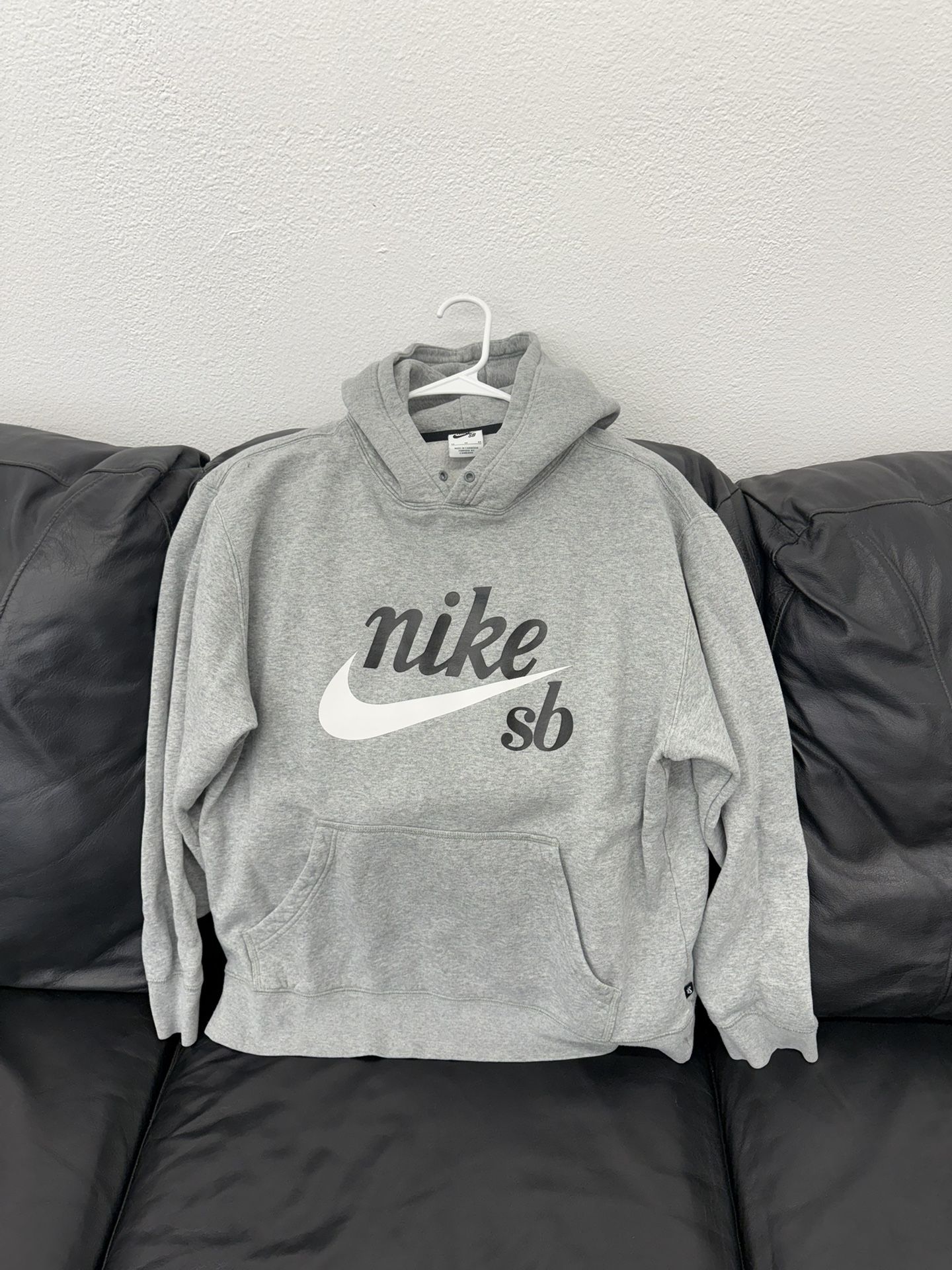 Men’s Nike Hoodie MEDIUM