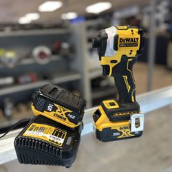 Dewalt Cordless Impact Driver with 2 Batteries And Charger 