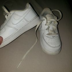 White Nike Air Force 1 Sneakers 👟 For Toddler 