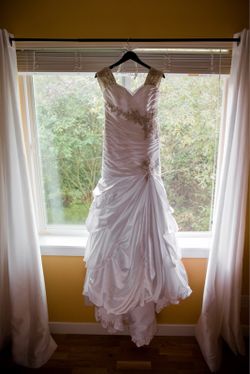 Beautiful Wedding Dress size 6