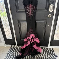 Black Spaghetti Strap Mermaid Gown With Pink Accents