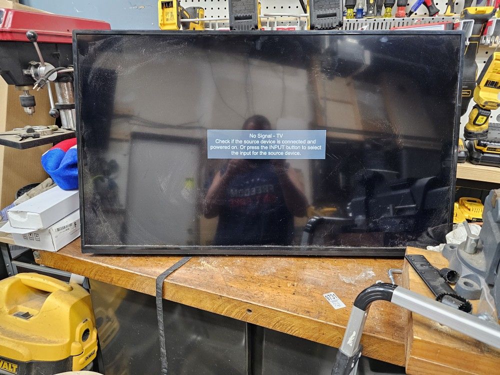 Older Vizio Tv Flat Screen 40 Inch