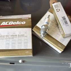 AC Delco Rapid Fire Spark Plugs Set.