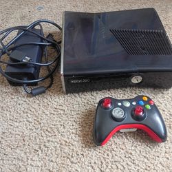 Gloss Black 250gb Xbox 360 Slim And Cords 