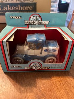 Ertl 1918 Ford Runabout bank